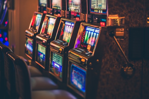 What Are Slot Machines?